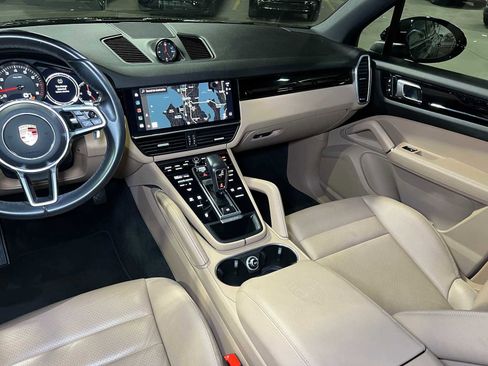 Used 2023 Porsche Cayenne image 34