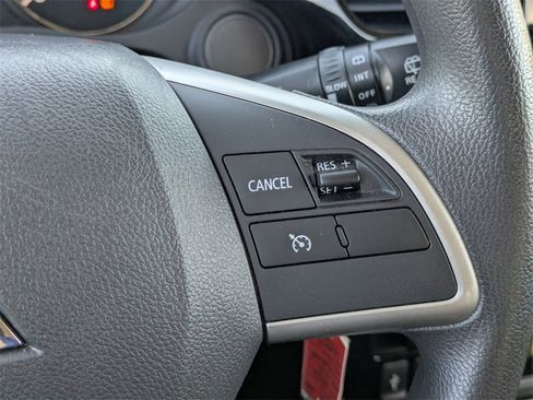 Used 2020 Mitsubishi Outlander ES image 23