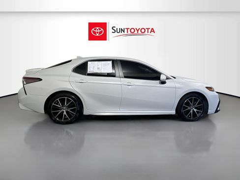 Used 2023 Toyota Camry SE FWD image 2