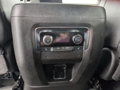 Used 2025 GMC Yukon XL Denali AWD/4WD image 22
