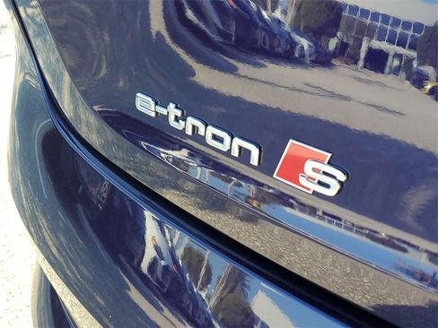 Used 2023 Audi e-tron S Prestige w/ Prestige Package image 5