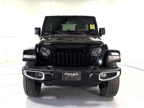 Used 2022 Jeep Wrangler Unlimited Sahara image 9