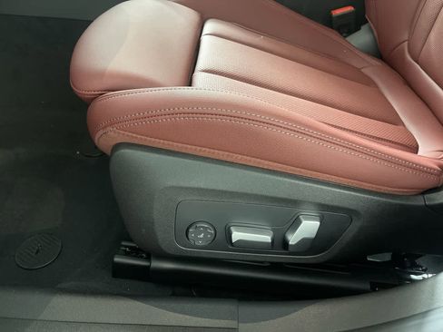 Certified 2023 BMW 330i xDrive Sedan w/ M Sport Package AWD/4WD image 10