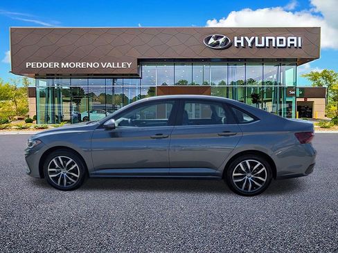 Used 2025 Volkswagen Jetta SE image 7