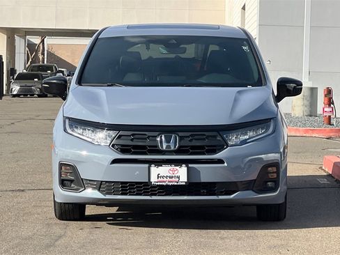 Used 2025 Honda Odyssey Sport-L image 11