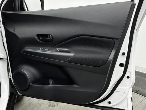 Used 2024 Nissan Kicks S image 30