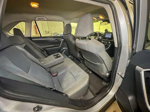 Used 2020 Toyota RAV4 LE w/ All Weather Liner Package AWD/4WD image 23