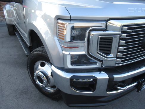 Used 2021 Ford F350 Lariat w/ Lariat Ultimate Package image 4