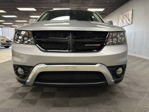 Used 2019 Dodge Journey Crossroad w/ Nav & Sun Group image 3