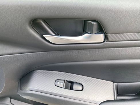 Used 2024 Nissan Altima 2.5 SV image 10