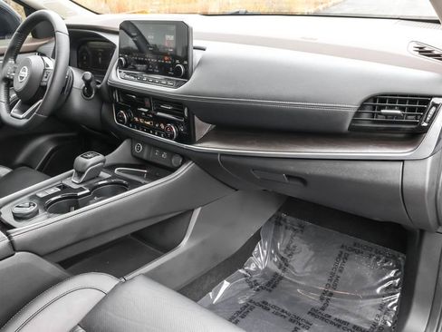 Used 2021 Nissan Rogue Platinum image 35