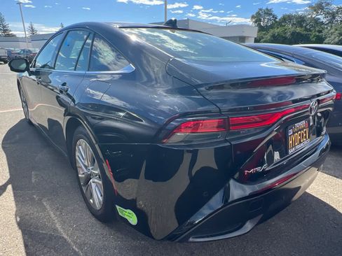 Used 2023 Toyota Mirai w/ Advanced Technology Package RWD image 6