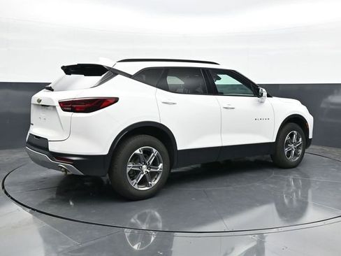 Used 2024 Chevrolet Blazer LT w/ LPO, Floor Liner Package FWD image 2