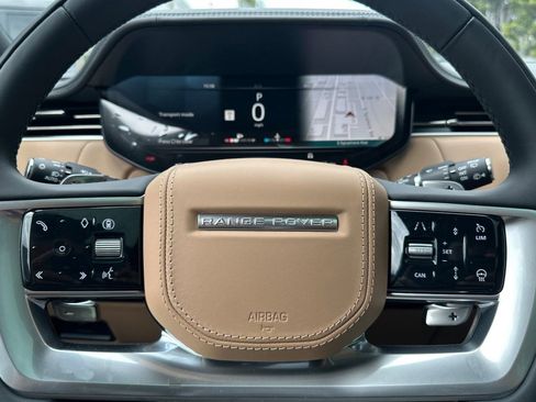 New 2026 Land Rover Range Rover Long Wheelbase SE AWD/4WD image 16