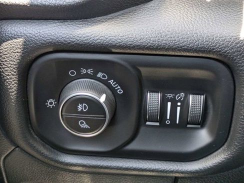 Used 2019 RAM 1500 Big Horn AWD/4WD image 23