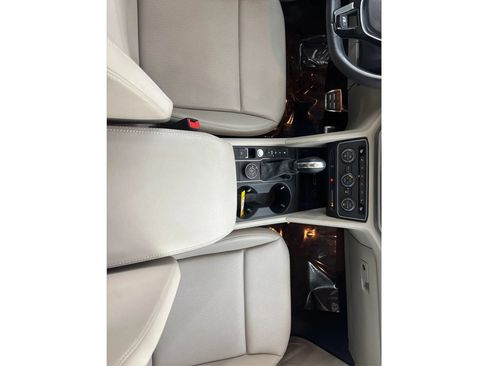 Used 2019 Volkswagen Atlas SE w/ Towing Package AWD/4WD image 22