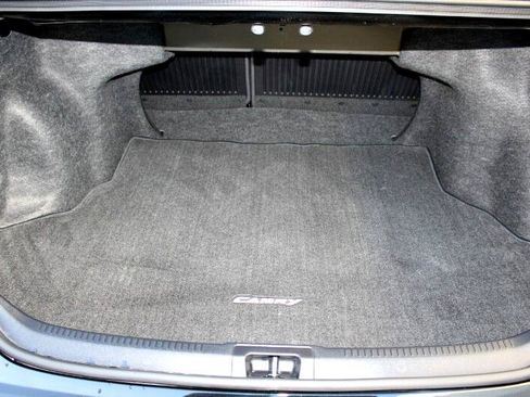 Used 2016 Toyota Camry SE image 14