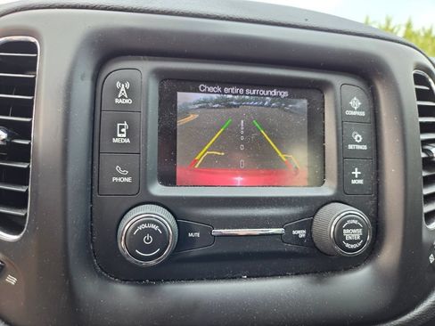 Used 2018 Jeep Compass Latitude w/ Cold Weather Group AWD/4WD image 20