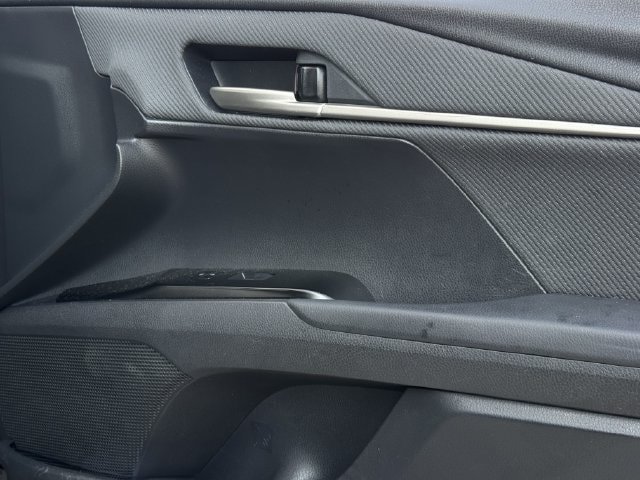 Used 2025 Toyota Camry SE w/ Convenience Package FWD image 30