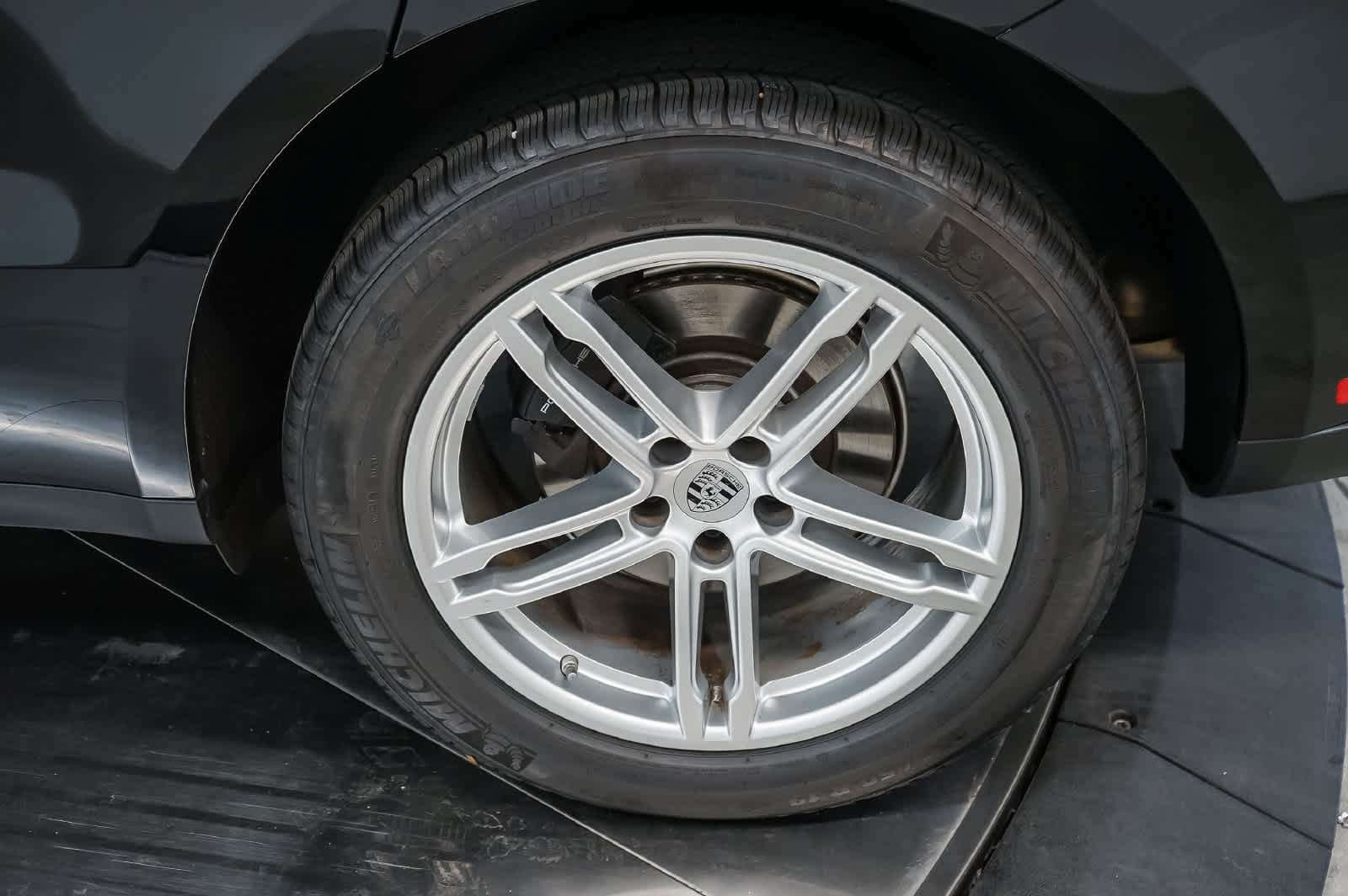 Certified 2026 Porsche Macan AWD/4WD image 13