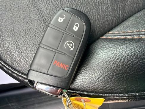 Used 2023 Jeep Compass Limited AWD/4WD image 11