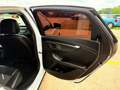 Used 2017 Chevrolet Impala LT image 31