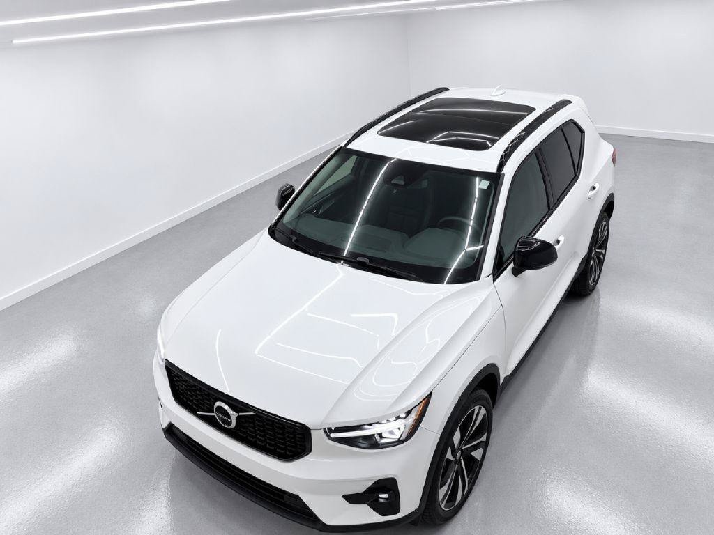 Used 2024 Volvo XC40 B5 Plus w/ Protection Package Premier AWD/4WD image 35
