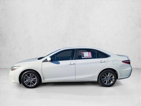 Used 2015 Toyota Camry SE image 9