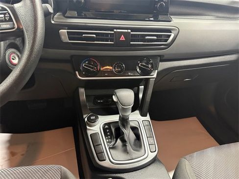 Used 2023 Kia Seltos LX image 11