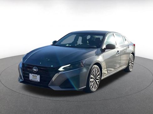 Used 2025 Nissan Altima 2.5 SV image 7