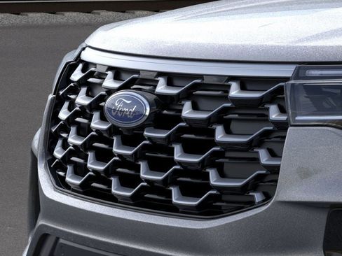 New 2026 Ford Explorer Platinum w/ LUX Leather Package image 17