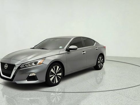 Used 2022 Nissan Altima 2.5 SV FWD image 1