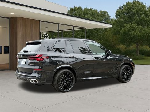 New 2026 BMW X5 M60i image 6