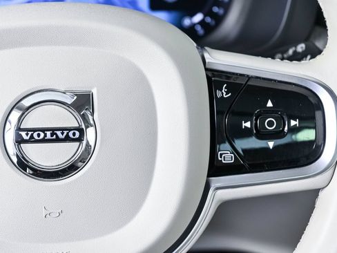 Certified 2022 Volvo XC60 B6 Inscription w/ Advanced Package AWD/4WD image 12