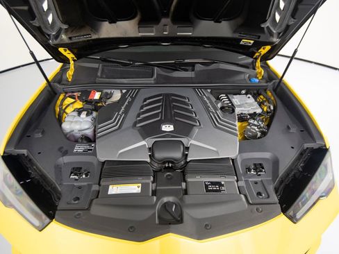Used 2023 Lamborghini Urus Performante AWD/4WD image 52