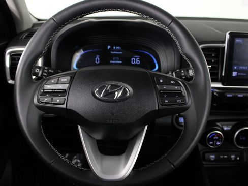 Certified 2026 Hyundai Venue SEL FWD image 10