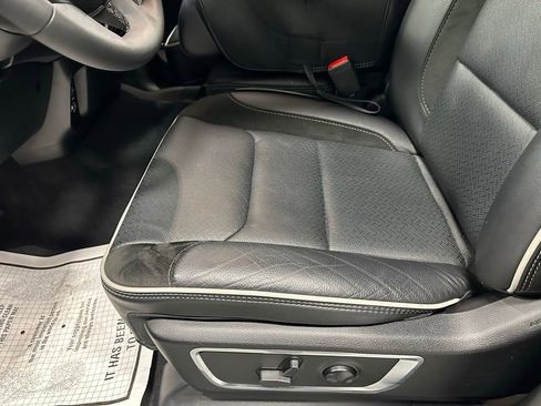 Used 2025 RAM 1500 Laramie image 13