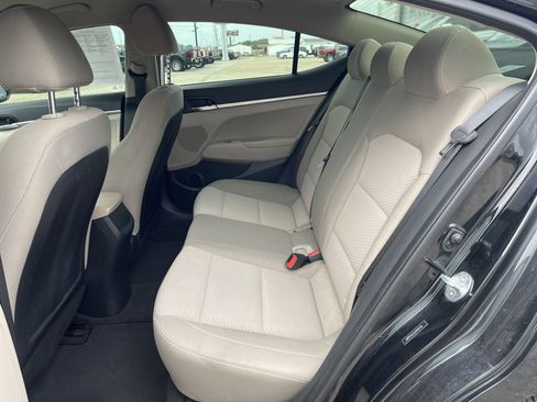 Used 2020 Hyundai Elantra SE FWD image 37