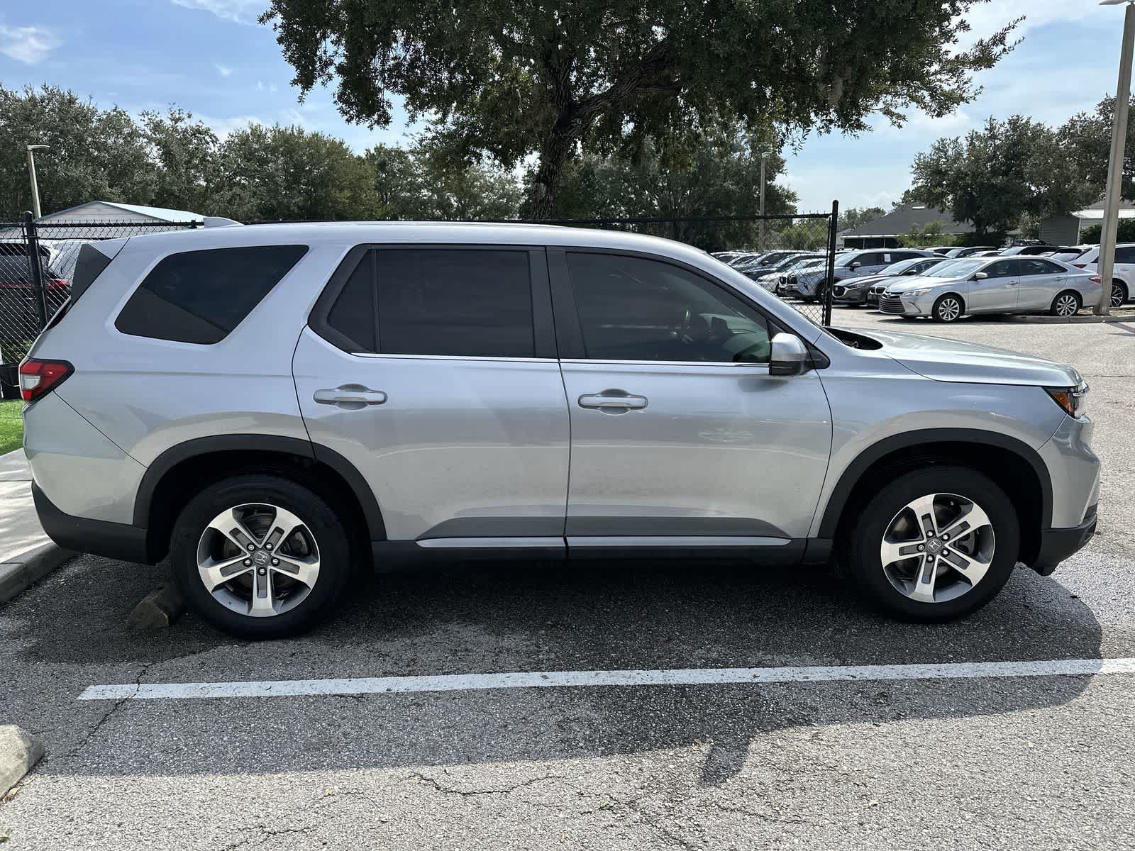 Used 2023 Honda Pilot EX-L image 10