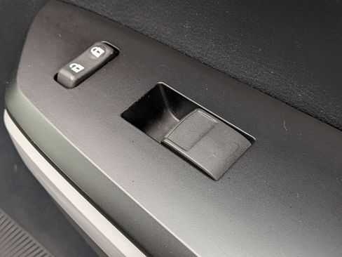 Used 2019 Toyota Tundra SR5 w/ SR5 Upgrade Package image 34