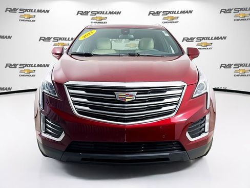 Used 2017 Cadillac XT5 Luxury w/ Driver Awareness Package AWD/4WD image 2