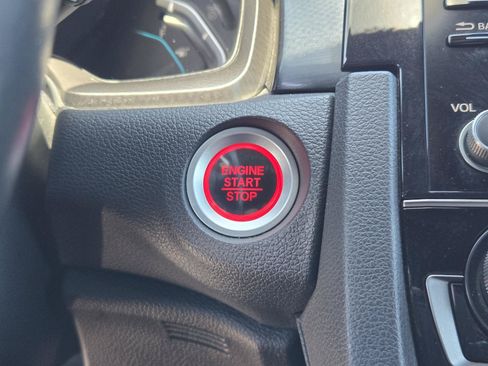Used 2021 Honda Civic EX image 11