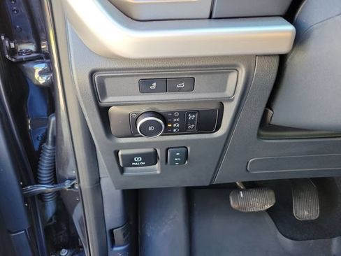 Used 2024 Ford Expedition XLT RWD image 23