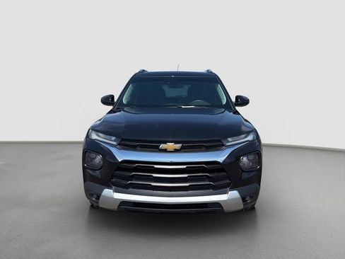 Used 2023 Chevrolet TrailBlazer LT FWD image 2