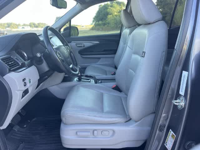Certified 2017 Honda Ridgeline RTL-T image 11