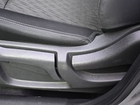 Used 2019 Nissan Rogue S AWD/4WD image 14