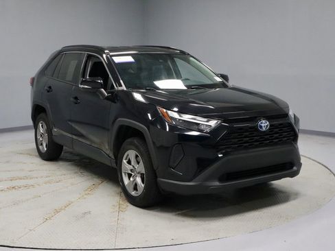 Used 2024 Toyota RAV4 XLE AWD/4WD image 1