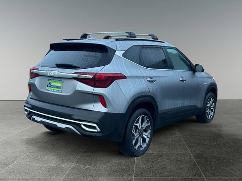 Used 2022 Kia Seltos EX image 7