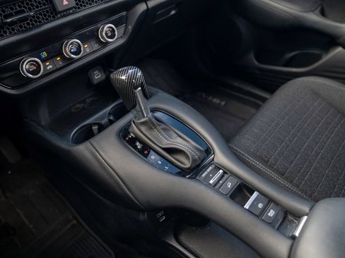 Used 2024 Honda HR-V LX image 18