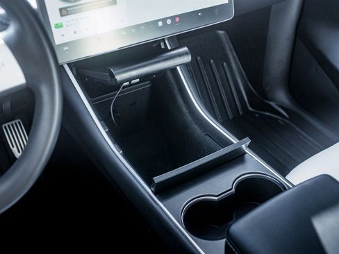 Used 2020 Tesla Model Y Long Range image 22